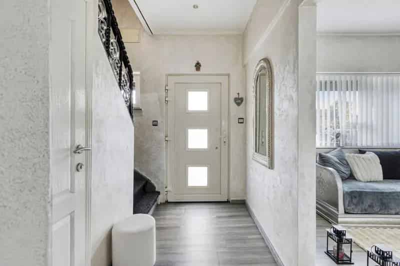 Gerenoveerde woning 4 slaapkamers veranda zwembad