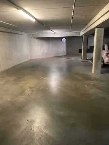 Ondergrondse Autostaanplaats met Berging in Kontich