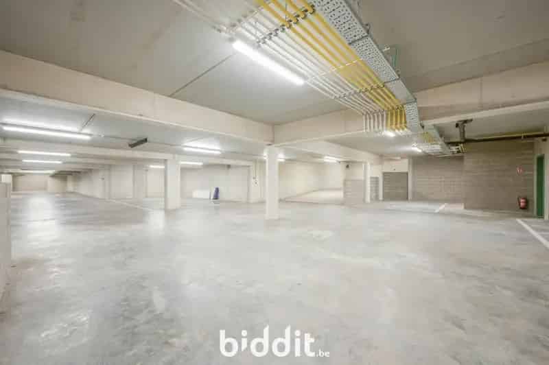 Autostaanplaats te koop - Overdekt 13,71m2