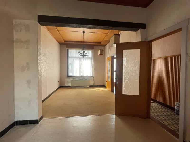 Huis te koop in Terhagen: Ruime woning met garage en tuin