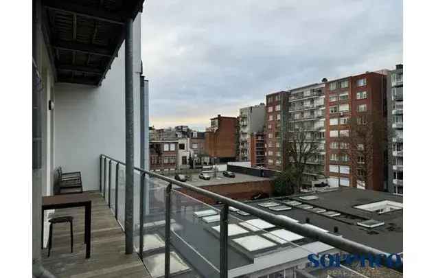 Huur 2 slaapkamer appartement van 125 m² in Antwerp