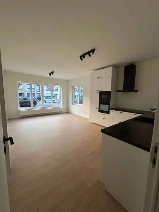 Appartement te koop Merksem: gerenoveerd gelijkvloers appartement