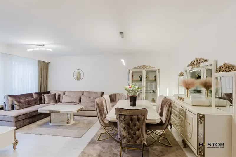Huis te Huur Beveren-Waas: Instapklare woning met 4 slaapkamers en terras