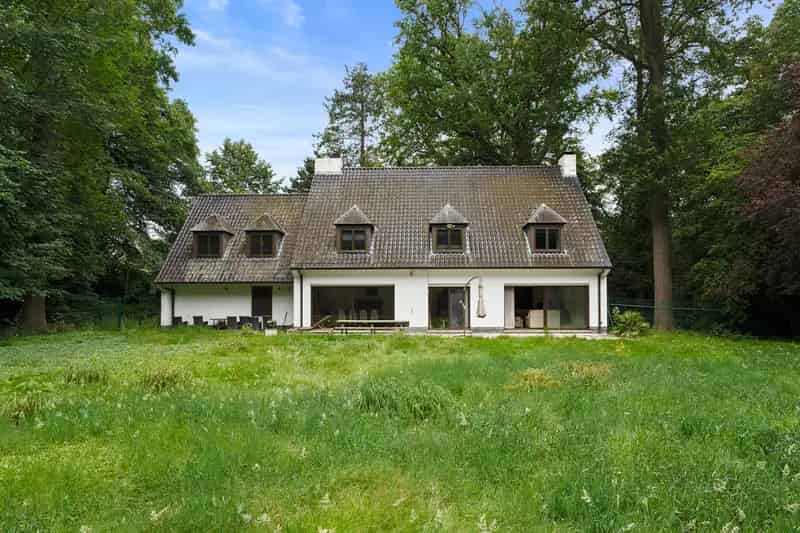 Huis te koop: Luxueus landhuis met 5 slaapkamers en grote tuin
