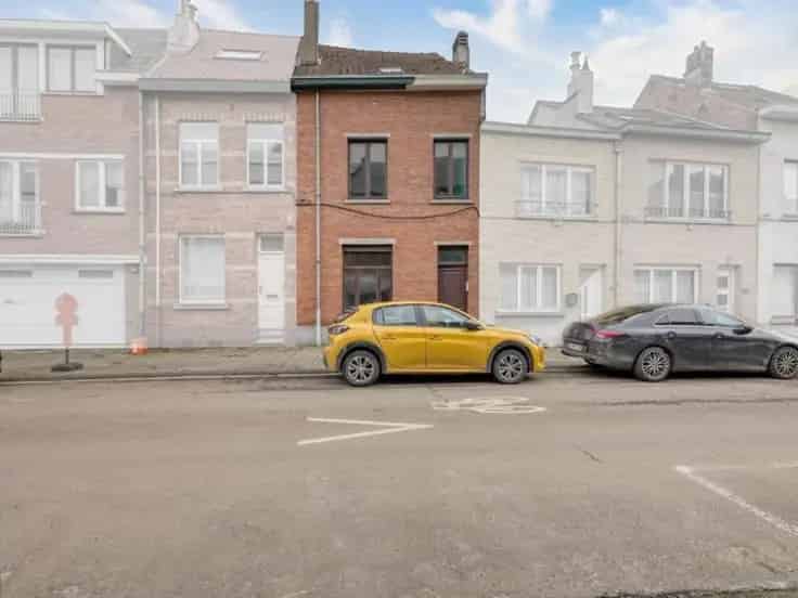 Huis Te Koop Te Renoveren 2 Slaapkamers Koer Tuin