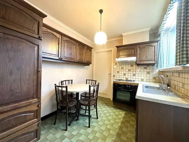 Te renoveren woning Stasegem: garage, uitweg, nabij scholen