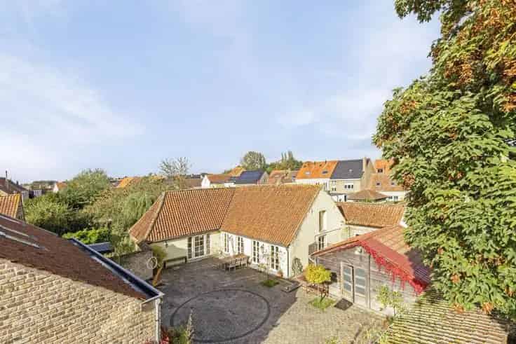Huis Te Koop Dudzele: Uniek Eigendom Met Drie Gebouwen