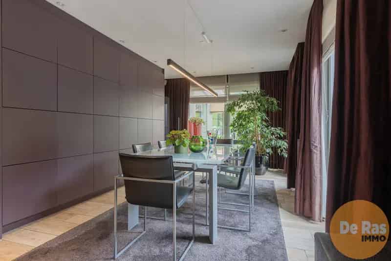 NIEUWERKERKEN Grote woning met 5 slaapkamers praktijk sauna jacuzzi