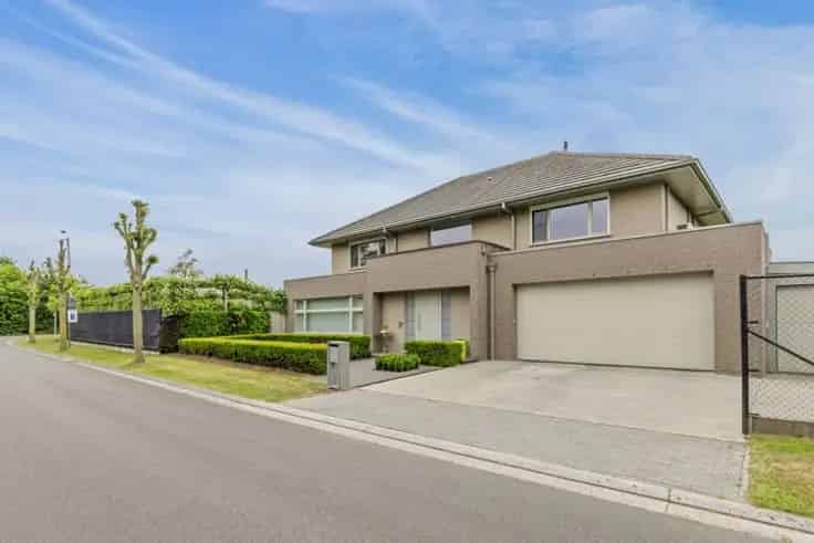 Villa te Koop Astene Ruime Luxe Villa met Tuin en Sauna