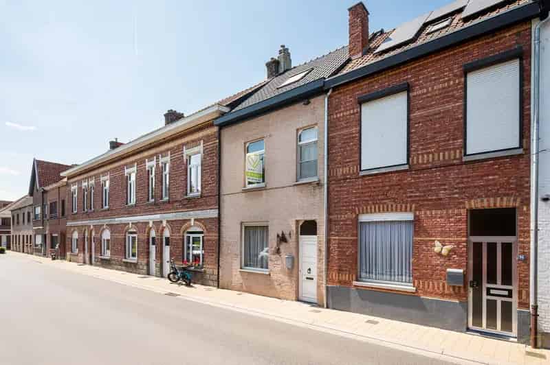Huis te huur Eeklo: 3 slaapkamers, te renoveren