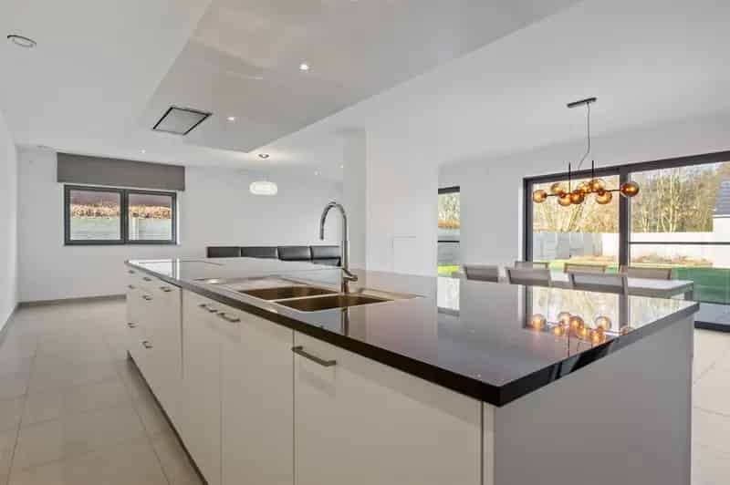 Moderne Villa te Putte 390m² 4 slaapkamers 2 badkamers