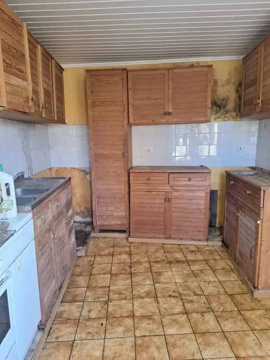 Huis Te Koop Gilly - Te renoveren 3 gevel woning