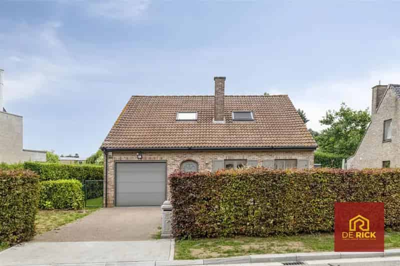 Huis te huur: 4 slaapkamers, 2 badkamers, tuin en garage