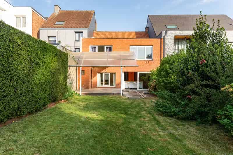 Huis te koop Wilrijk: 3 slaapkamers, 2 badkamers, grote tuin