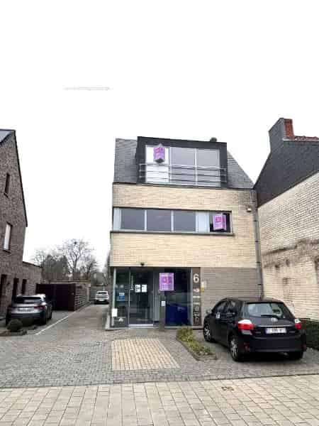 Kantoorruimte te koop Geel met Appartement en Studio