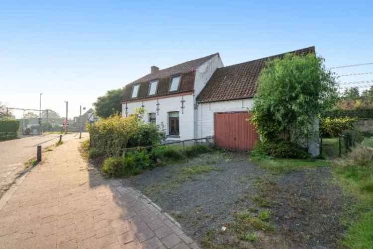 Op te knappen woning Lammeken Lokeren