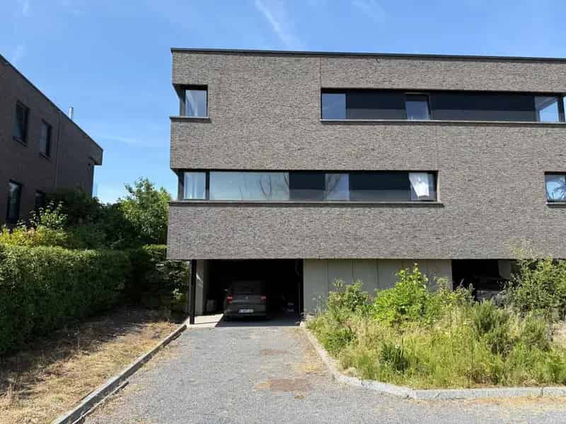 Nieuwbouwwoning Rustige Straat Subliem Uitzicht