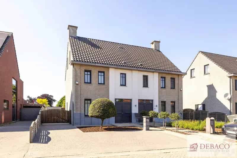 Gerenoveerde woning te Nijlen met 3 slaapkamers en tuin