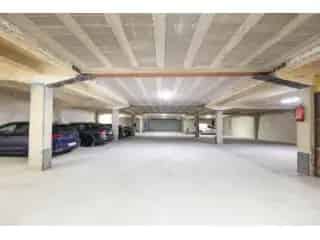 Industrie te koop Schaarbeek 2 appartementen 76 parkeerplaatsen