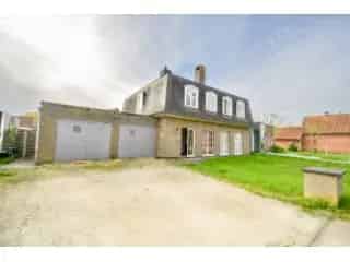 Handelspand met woning te koop Bellem