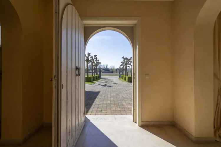 Huis te koop Deerlijk: Villa met bouwgrond voor loods