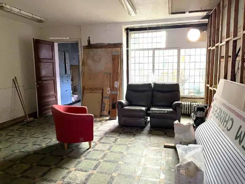 Handelspand te Koop Zwevegem 2 Slaapkamers Renovatieproject