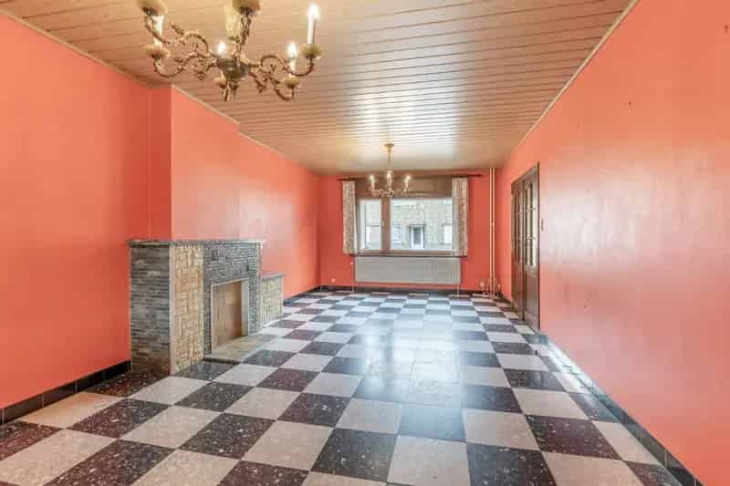 Ruime woning 4 slaapkamers garage diepe tuin