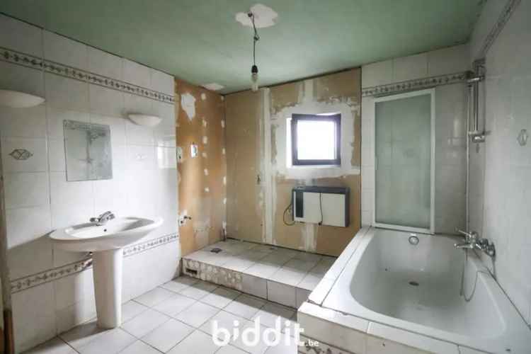 TE RENOVEREN WONING - 15A 61CA