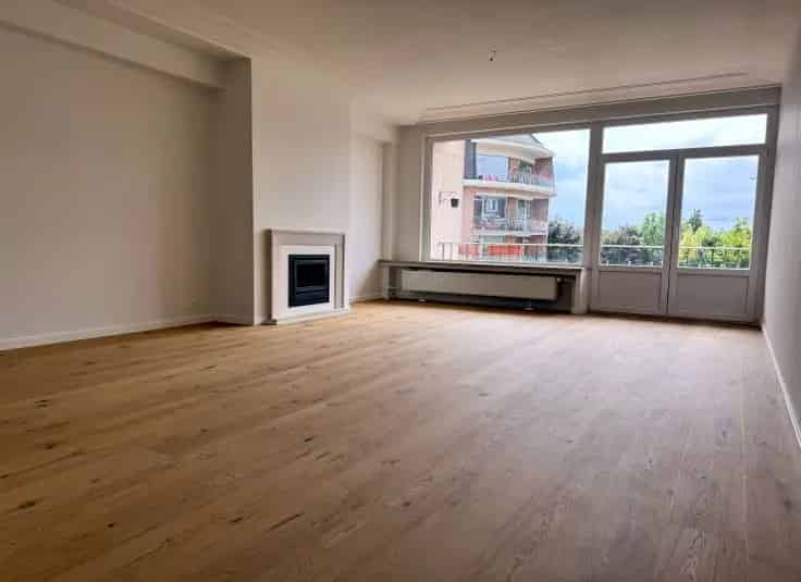 Appartement Te Koop Ukkel 2 Slaapkamers Terras Garage Kelder