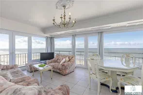 Appartement te koop Middelkerke: Zeezicht, 2 slaapkamers, Garage