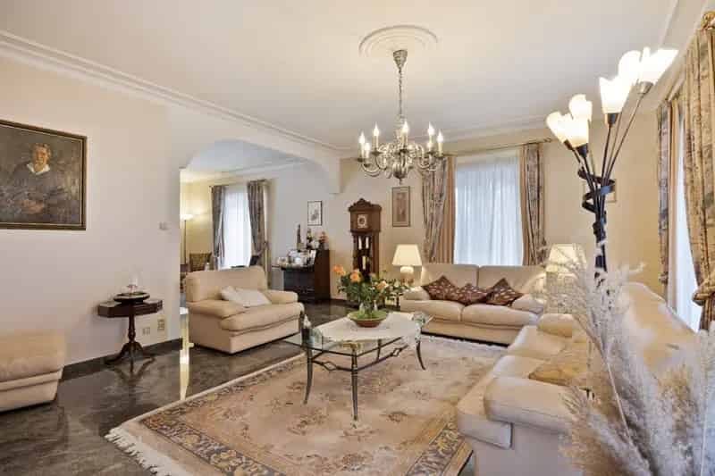 Huis te Huur Maasmechelen Ruime Villa 4 slaapkamers Grote Tuin