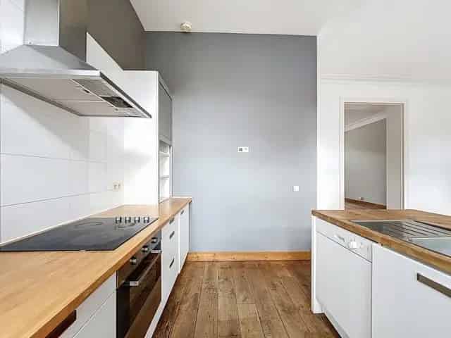 Appartement te Huur Saint Josse Ten Noode 100m2