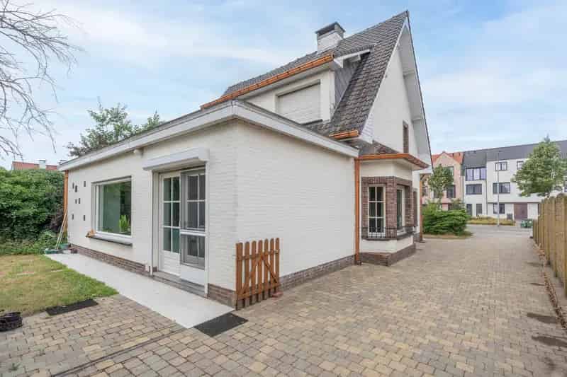 Te renoveren gezinswoning 196m² Gierle