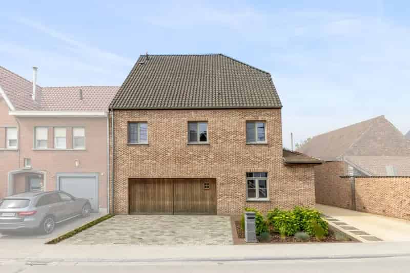 BAMBRUGGE Uitzonderlijke woning met tuin Toplocatie