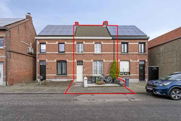 Huis te koop karaktervol wonen in Oelegem met grote tuin