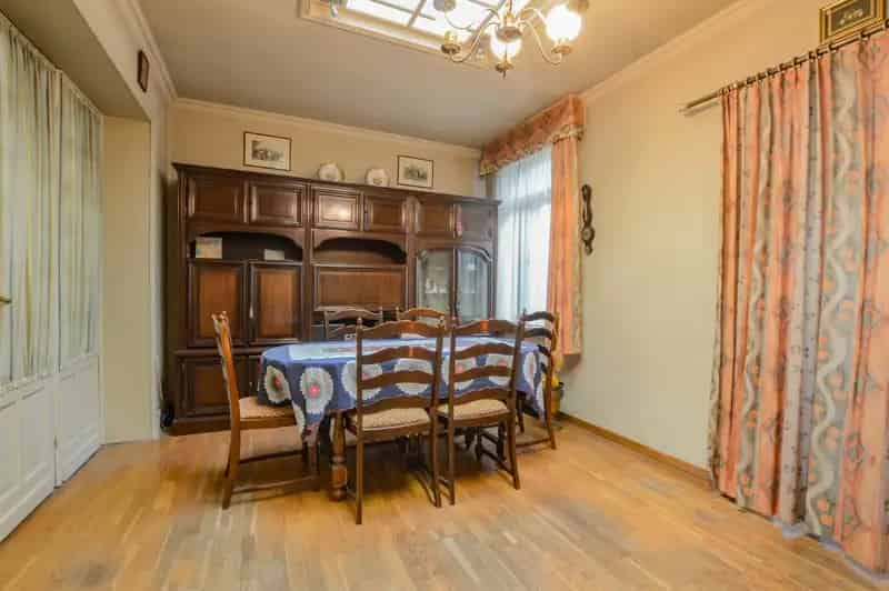 Handelshuis met Woonst te Brugge Nabij Smedenpoort