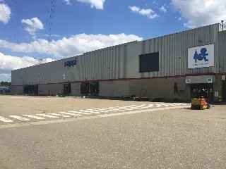 Industrie te huur Lanaken 50000m2 terrein 5040m2 magazijn