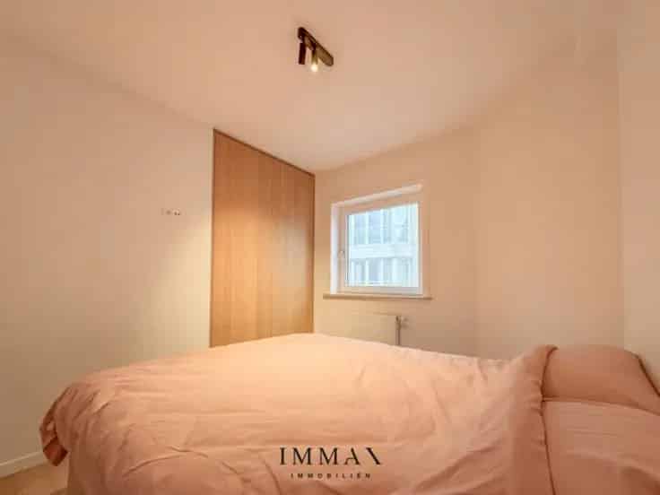 Gerenoveerd 2 Slaapkamer Appartement Te Koop