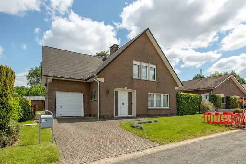 Huis te huur Diependaal: 3 slaapkamers, garage en tuin
