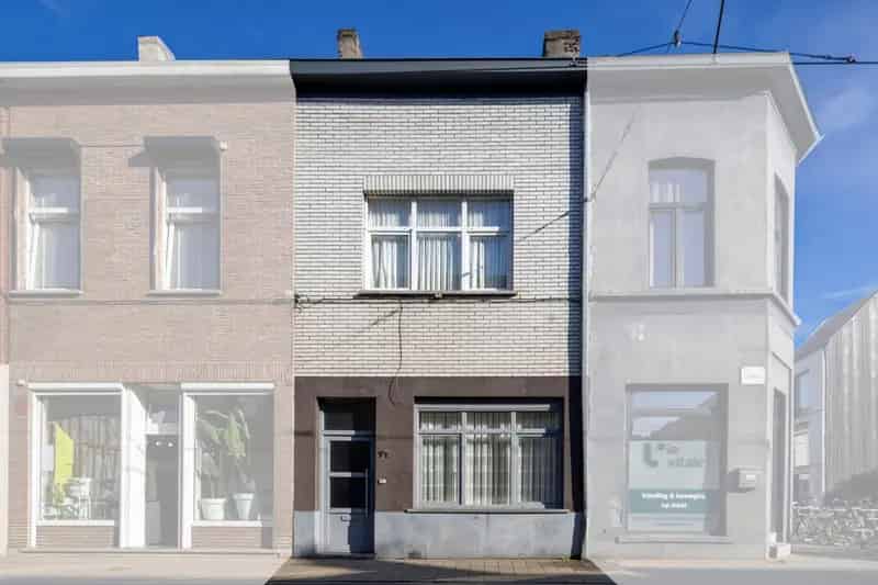 4 Slaapkamers Woning met Koer Te Koop