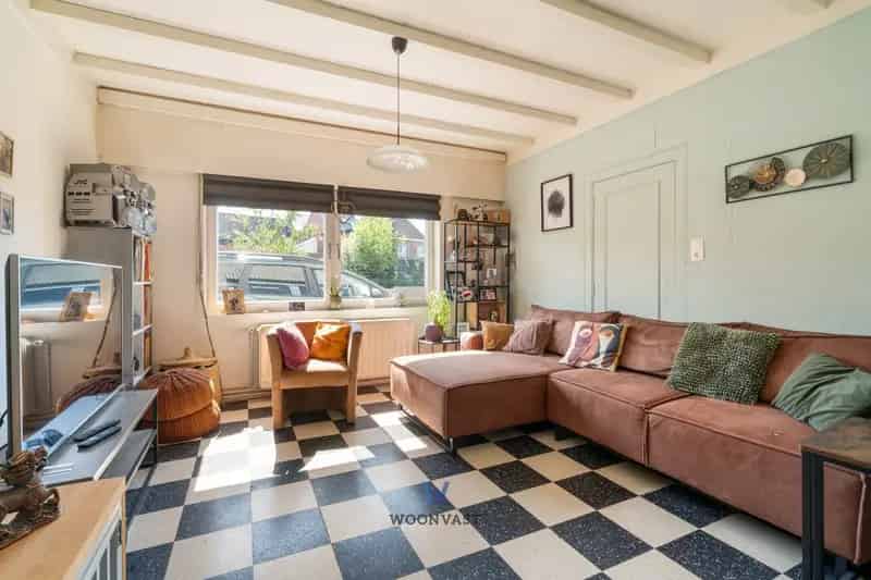 Ruime gezinswoning met 4 slaapkamers en tuin te koop