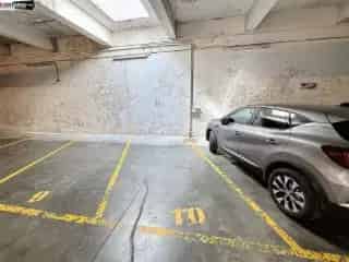Garagebox te Huur Schaarbeek - Beveiligd - Rustige Straat