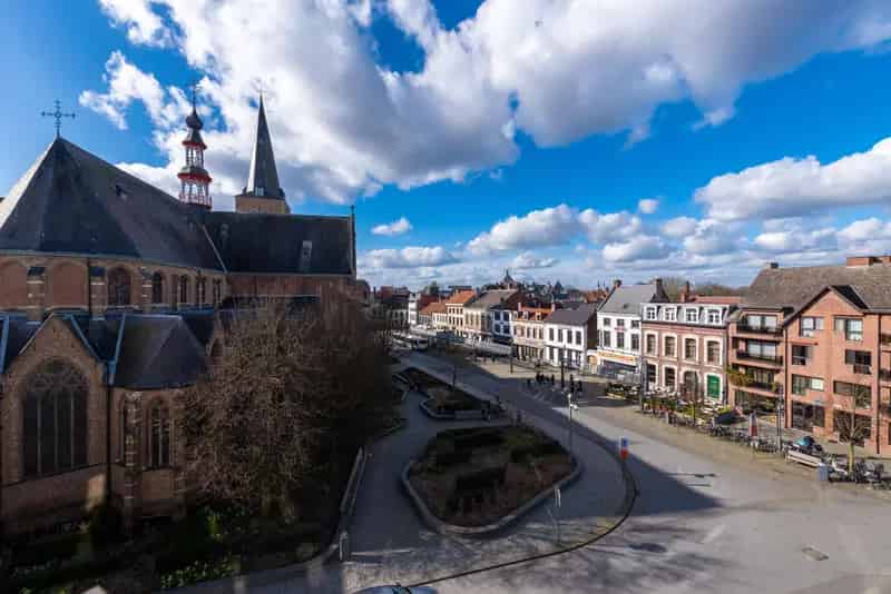 Ruim Appartement Grote Markt 128m² 2 Badkamers Terras Garage