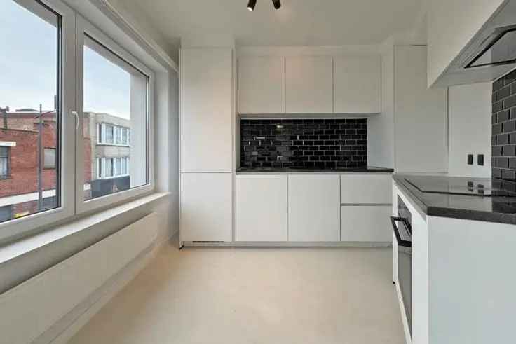 Vernieuwd Hoekappartement Knokke Nabij Lippenslaan