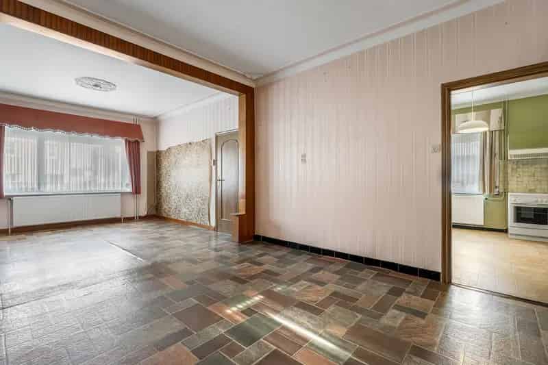 Huis te huur Vlijtingen: Gezinswoning met garage te renoveren