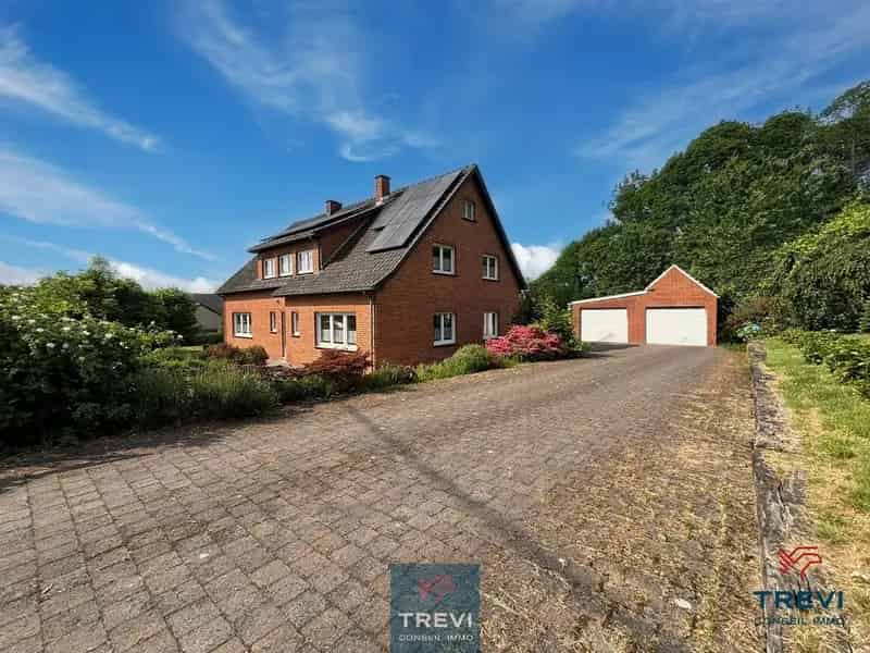 Ruime gezinswoning met tuin, garage en serre