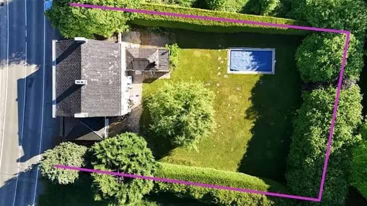 Huis Te Koop: Ruime gezinswoning met zwembad en garage
