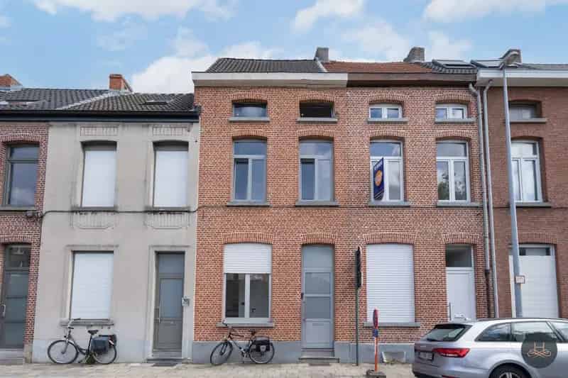 Gerenoveerde Tweegevelwoning Rustige Locatie