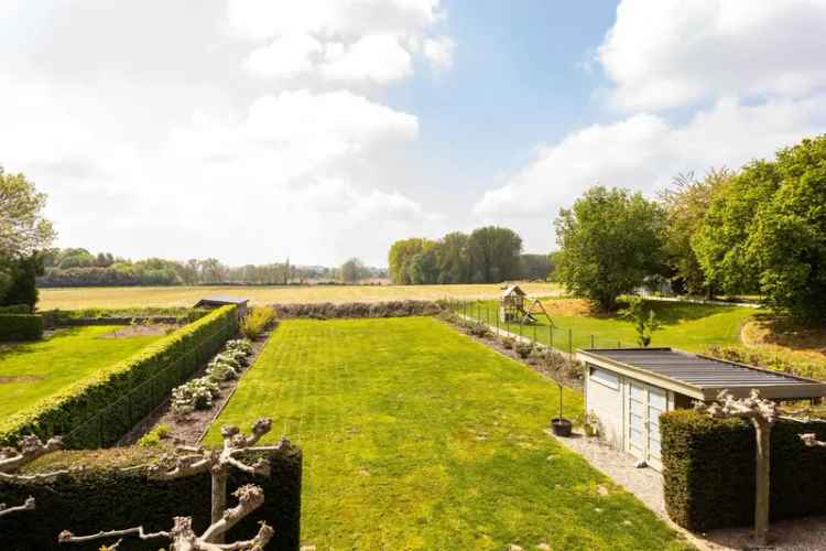 Stijlvolle Villa te Koop met Tuin en Veldzicht