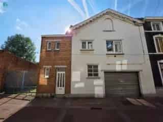 Huis met Garages Gosselies Te Renoveren